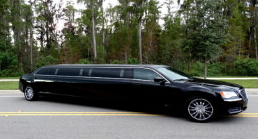 Chrysler-300-limo-service-Coventry