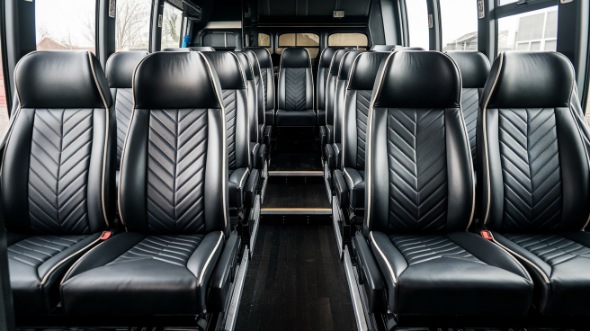 25 passenger minibus rental des moines
